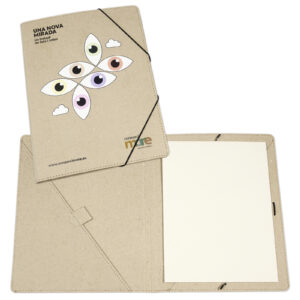 Carpeta de cartón reciclado A4 con bloc incluido y goma