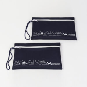 Estuche con cremallera y cordón